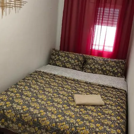 Apartman Rustic Crib *